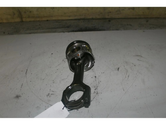  Поршень с шатуном 940B4000   Jeep Renegade  