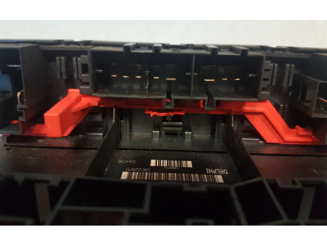 Блок предохранителей  3C0937049E, 28022870   Skoda Octavia Mk2 (1Z)    