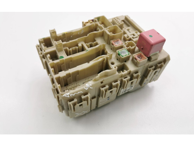 Pojistková skříňka 8273005680, 291712B29 Toyota Avensis T270 2012