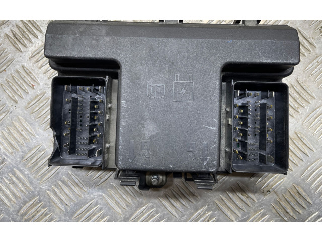 Блок предохранителей    Ford S-MAX    