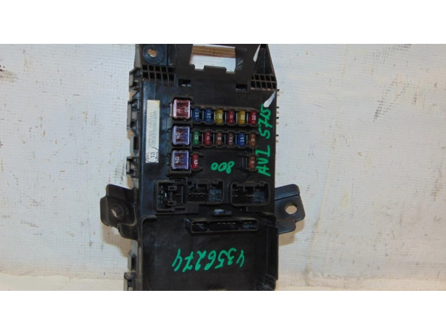 Pojistková skříňka 8273005010 Toyota Avensis T220 1998