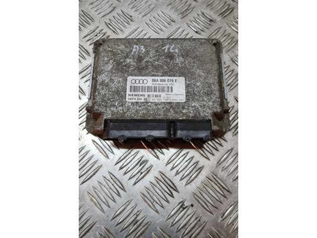 Блок управления двигателя 06A906019B, 5WP432403   Skoda Octavia Mk1 (1U)