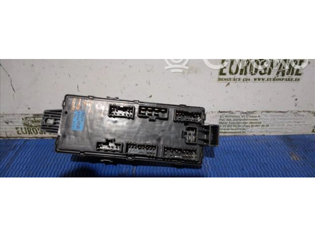 Блок предохранителей Mitsubishi Montero