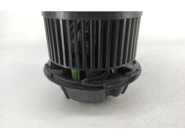 Вентилятор печки Dacia Sandero