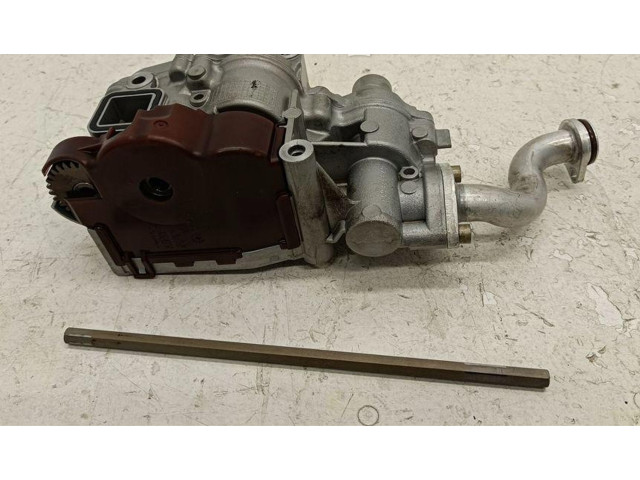 Масляный насос     Audi A6 S6 C6 4F 