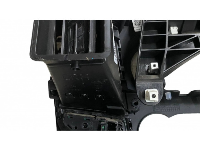 Отделка внутренней панели