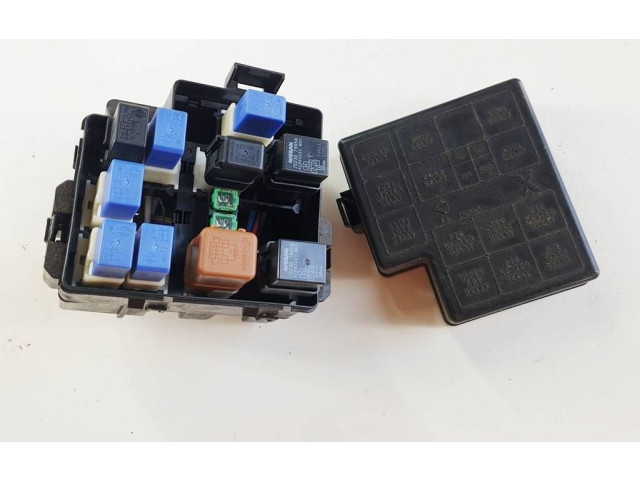 Блок предохранителей Infiniti M Y51