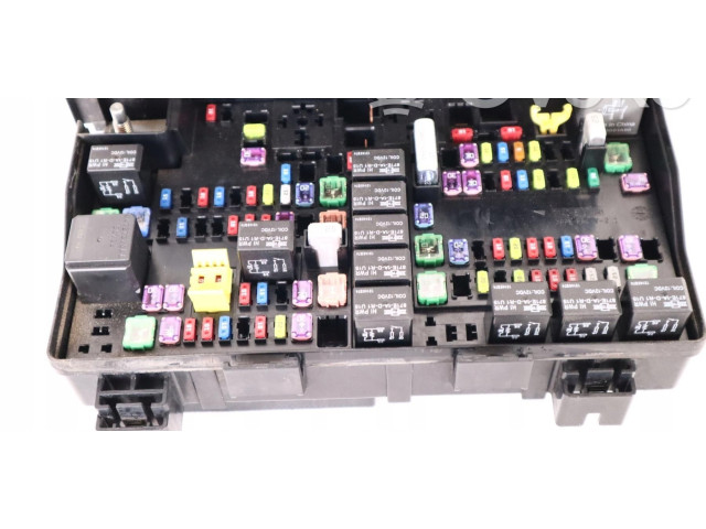 Блок предохранителей  68194607AD   Jeep Grand Cherokee    