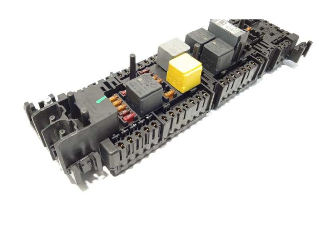 Pojistková skříňka Řídící jednotka BSM A2469067200 Infiniti Q30 2016