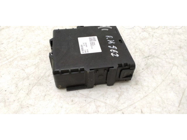 Блок управления коробкой передач 31686384 Volvo XC40