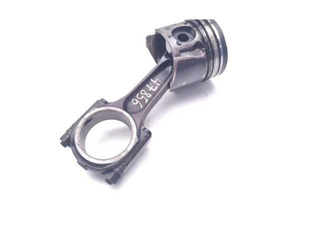  Поршень с шатуном D4204T D4204T  Volvo V50  