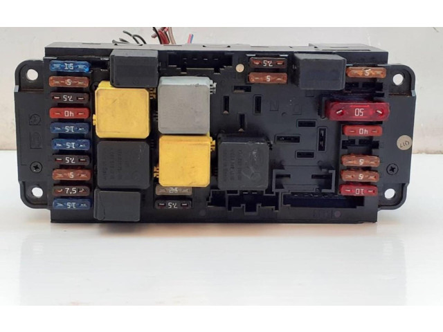 Pojistková skříňka 0025459401 Mercedes-Benz C W203 2002