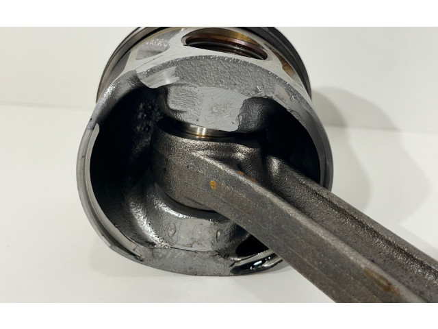 Píst 038G   Volkswagen Caddy    BLS 