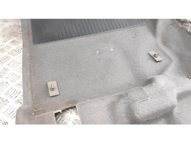 Передний ковер салона