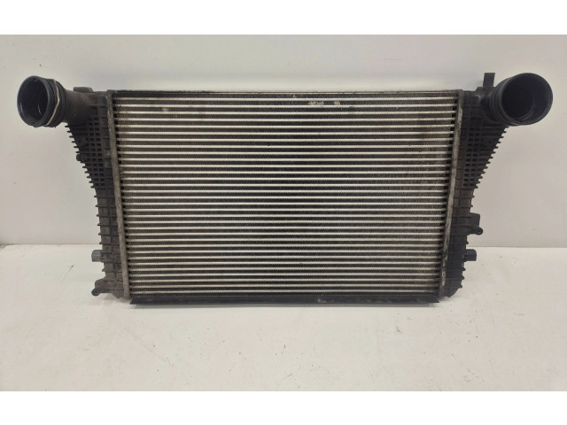 Радиатор интеркулера 1K0145803E Skoda Octavia Mk2 (1Z)