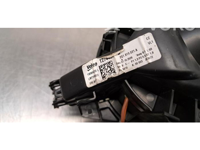 Вентилятор печки 2Q1819021A Skoda Scala