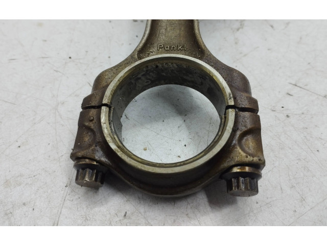  Поршень с шатуном    Maserati Quattroporte  