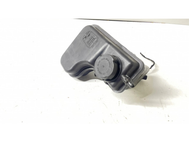 Расширительный бачок охлаждающей жидкости    