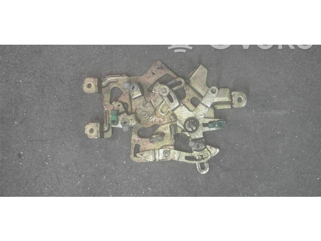 Zámek zadních dveří    Nissan Serena 1993