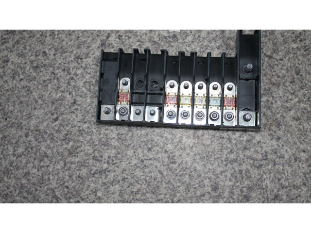 Pojistková skříňka 7LA937550A Volkswagen Transporter - Caravelle T6 2015