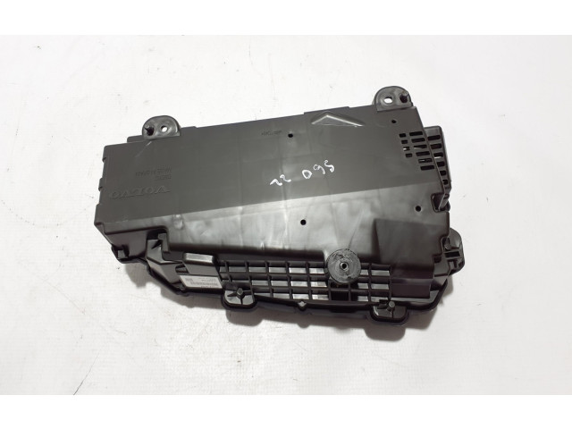 Дисплей 32300230 Volvo S60