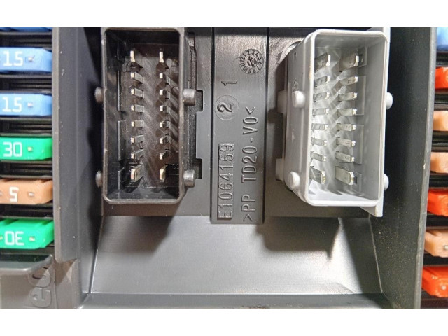 Блок предохранителей 9807532080, 9807532080 Peugeot 2008 I