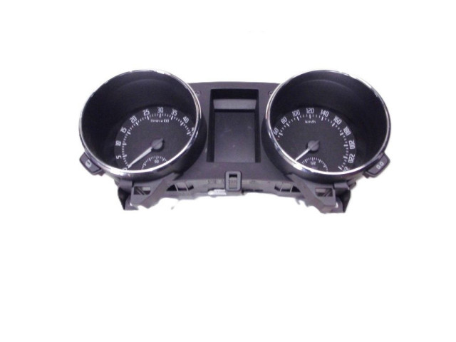 Geschwindigkeitsmesser Cockpit 5L0920800K   Skoda Yeti (5L)