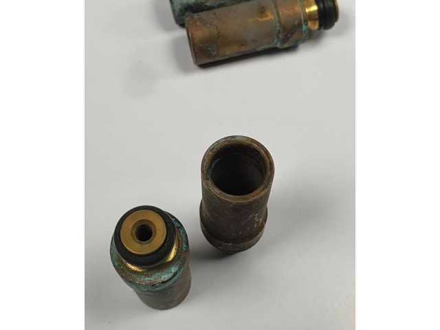 Форсунка Alfa Romeo GT для бензинового двигателя 2