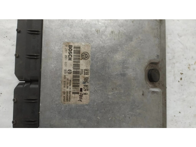 Řídící jednotka 038906019A, 28SA3887 Audi A4 S4 B5 8D 2000