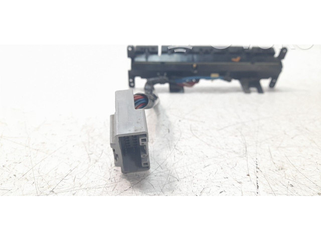 Блок управления кондиционера воздуха / климата/ печки (в салоне) 8865060611 Toyota Land Cruiser (J100)