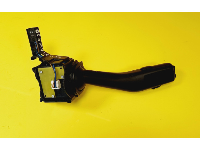 Ручка стеклоочистителей 1K0953519J   Skoda Octavia Mk2 (1Z)