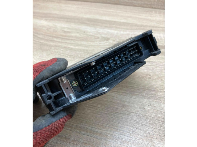 Блок управления АБС 1H0907379D Volkswagen Golf III