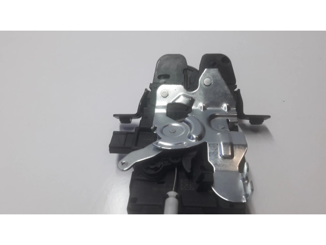 Zámek zadních dveří 670039576   Maserati Levante 2017