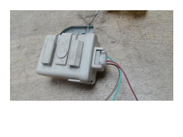 Блок управления центрального замка Suzuki Swift II  2010 - 2016 года       