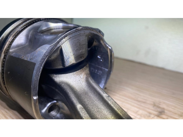 Píst 3DA26381, 86L78 Toyota RAV 4 (XA40) pro naftový motor 2.2 2ADFTV DYZELIS