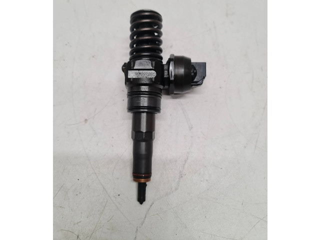 Vstřikovač 038130073BN   Volkswagen Caddy    BLS 