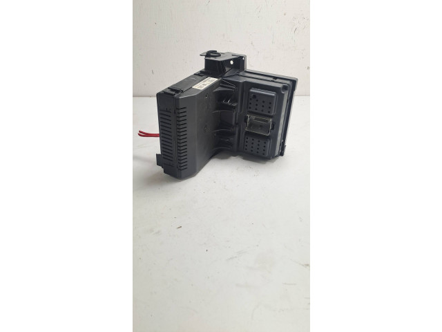 Блок предохранителей 30728542, 9869009000   Volvo V70    