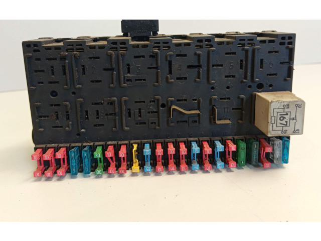 Блок предохранителей 357937039 Volkswagen Golf III