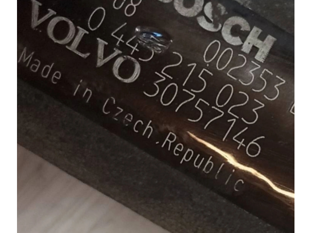 Топливная рампа 30757146, 002353   Volvo V70  