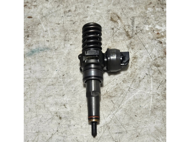 Vstřikovač 07Z130073FX   Volkswagen Transporter - Caravelle T5  pro naftový motor 2.5  