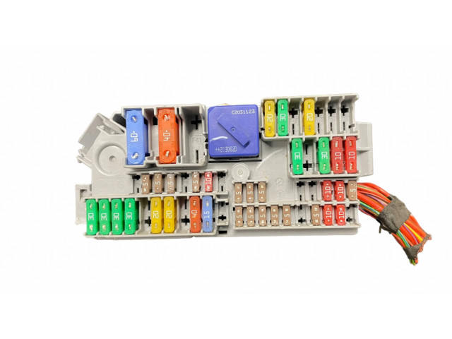 Блок предохранителей  6807487   BMW X5 G05    