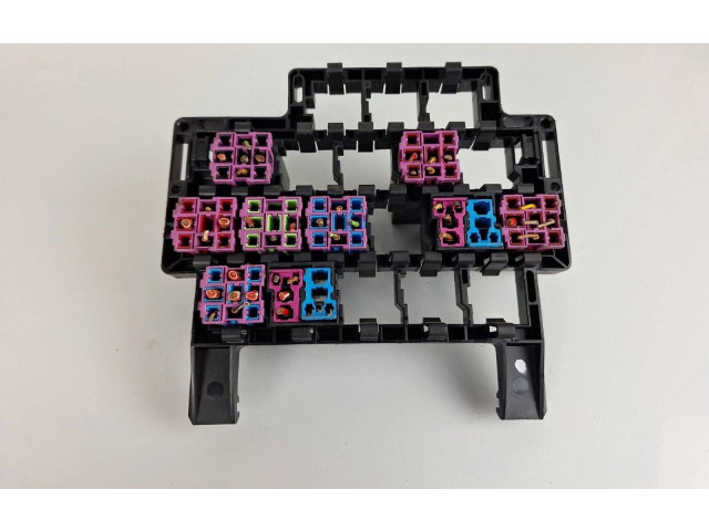 Блок предохранителей 6Q0972595A Skoda Fabia Mk1 (6Y)