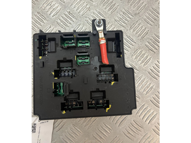 Блок предохранителей 31473588   Volvo XC90    