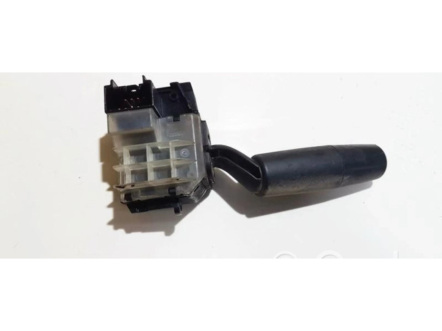 Ручка стеклоочистителей 17d682 Mazda 3 I