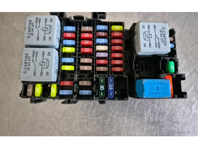 Блок предохранителей Z240181724R Renault Clio IV