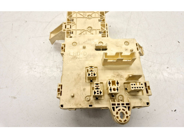 Блок комфорта 8273153021 Lexus IS 200-300