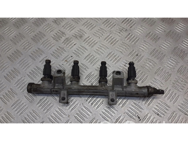 Топливная рампа 35310-22600   Hyundai Getz 1.1 