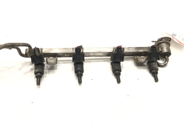 Топливная рампа 06A133317E   Volkswagen Golf IV  