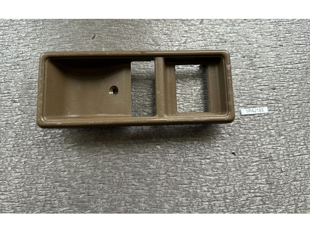 Рулевая рейка Внутренняя ручка MB734735 Mitsubishi Pajero 1982 - 1991 года