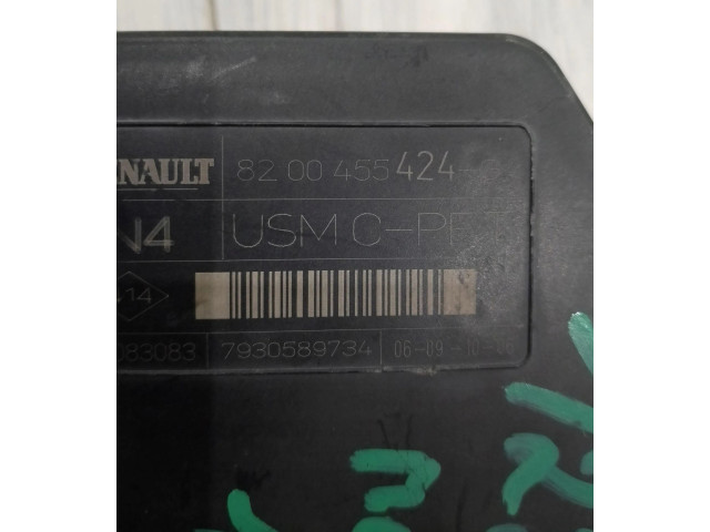 Pojistková skříňka Řídící jednotka BSM 8200455424G Renault Megane II 2004